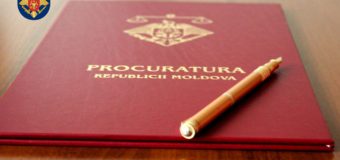 Doi agenți de pază ai unei companii private de pază, trimiși pe banca acuzaților pentru tratamente inumane și degradante