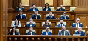 Parlamentul a acordat vot de încredere Guvernului condus de Alexandru Munteanu