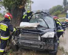 Accident la Căușeni. Salvatorii au intervenit pentru a descarcera 2 persoane