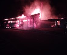 Incendiu la Briceni. A ars un autoservice