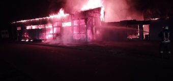 Incendiu la Briceni. A ars un autoservice