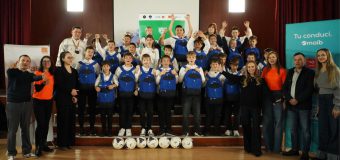 Fotbal în Școli. FMF a oferit echipament sportiv elevilor din mai multe licee din Chișinău