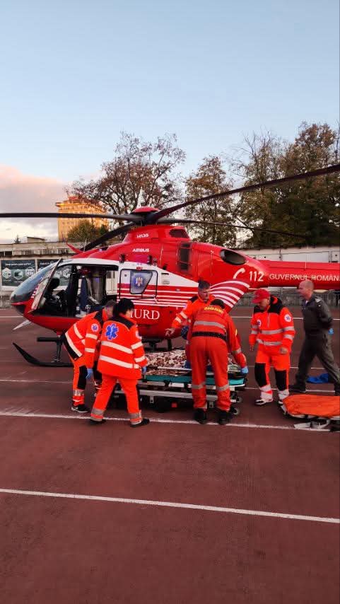 Intervenție SMURD: Un bărbat a fost transportat de la Iași la Chișinău