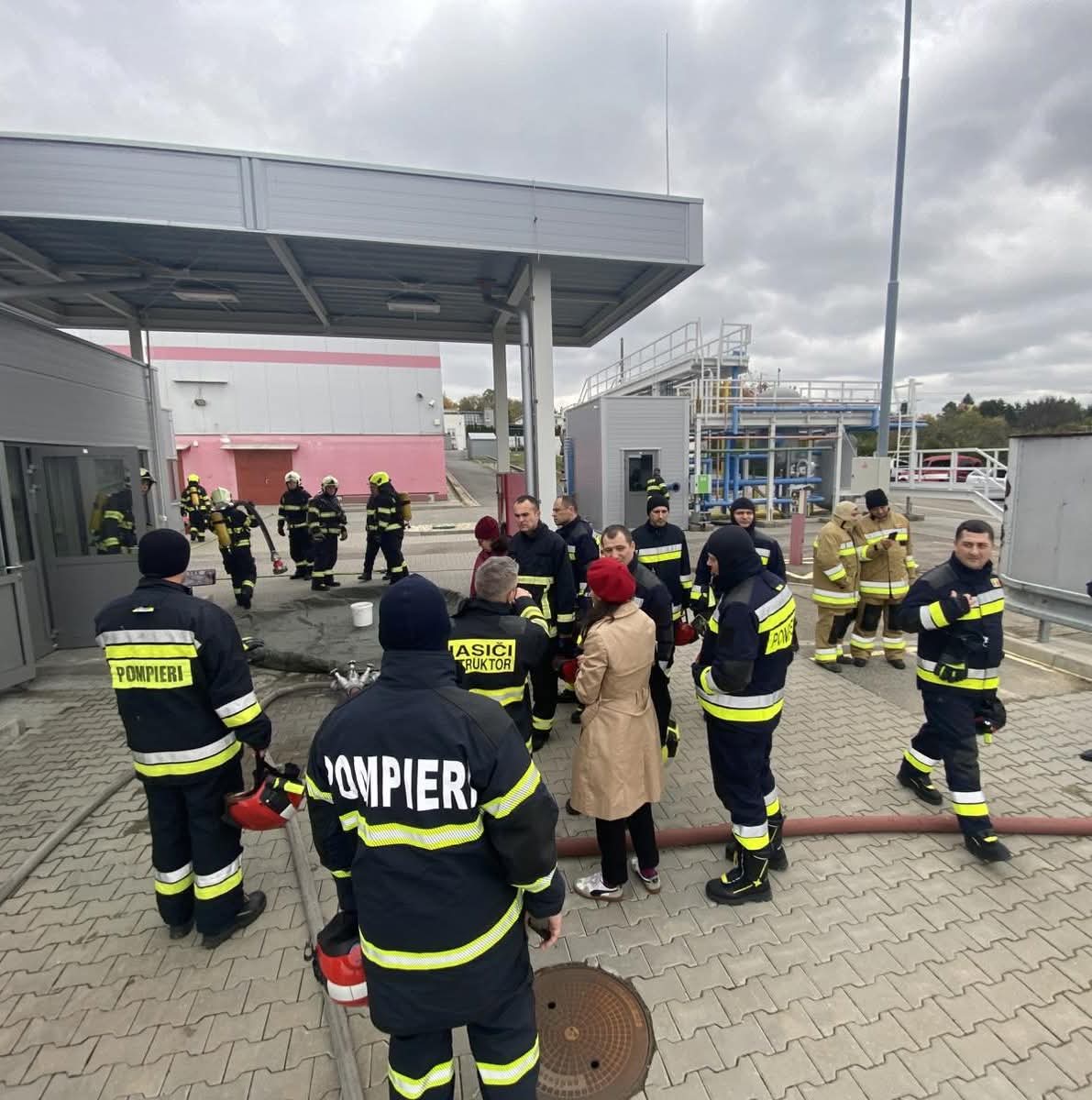 Comandații de intervenție ai IGSU au făcut un schimb de experiență în urma cursului desfășurat la Academia de Pompieri din Brno