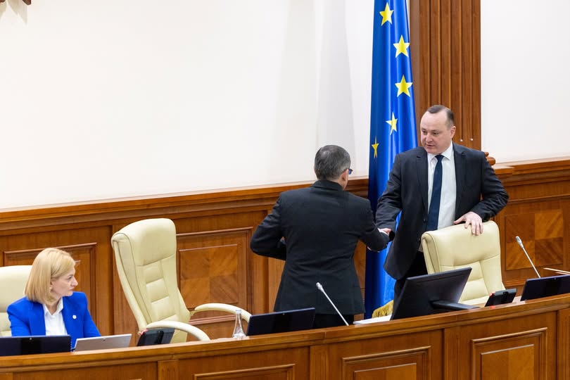 Expert: Votul pentru Bătrâncea poate fi interpretat ca un gest de normalizare a relațiilor parlamentare