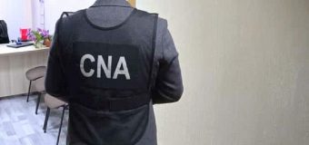 Percheziții CNA și PA într-un dosar de corupție în sistemul educațional din Chișinău care vizează achizițiile publice
