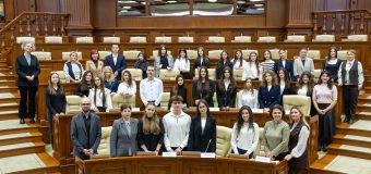 „Lege pentru TINEri” – exercițiu de simulare a procesului legislativ, lansat de Parlament
