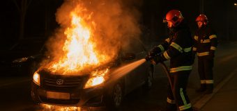 Accident în Capitală. O mașină a luat foc