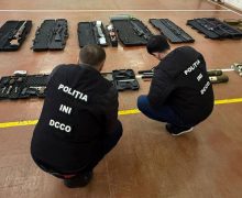 Captură record de arme și muniții în Chișinău – patru persoane reținute