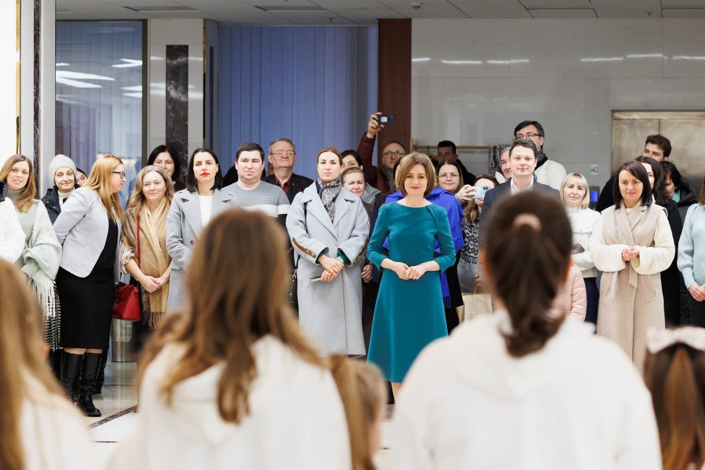 Cete de colindători – la Președinție