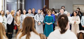 Cete de colindători  – la Președinție