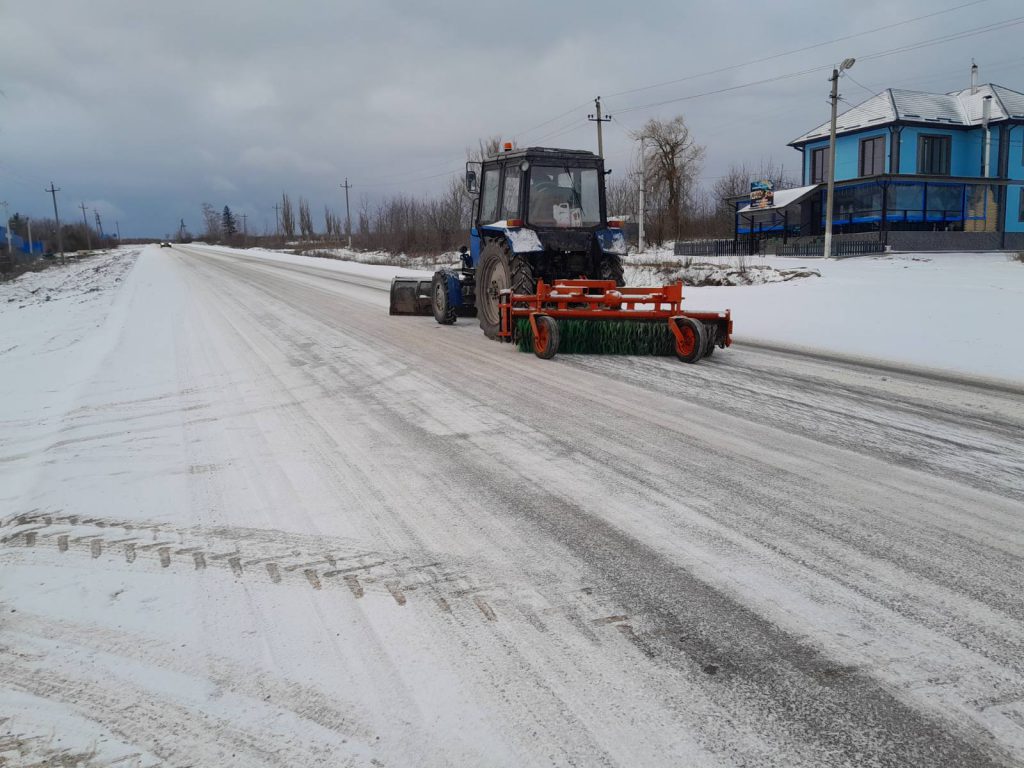 Drumarii au intervenit pe parcursul nopții pe drumurile naționale