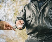 Șapte inculpați, condamnați pentru trafic de droguri