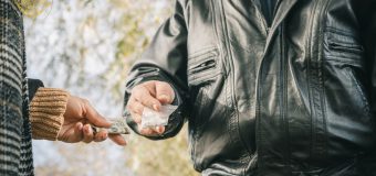 Șapte inculpați, condamnați pentru trafic de droguri