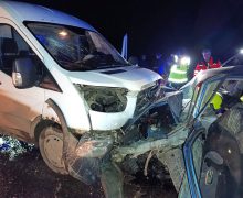 Accident la Drochia. Unul dintre șoferi a rămas blocat