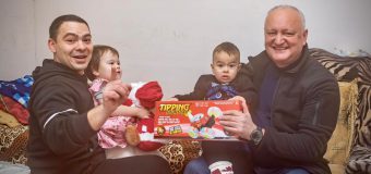 Igor Dodon a devenit „Moș Crăciun” pentru o familie din Anenii Noi