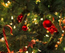 Redacția OFICIAL vă urează Crăciun Fericit!