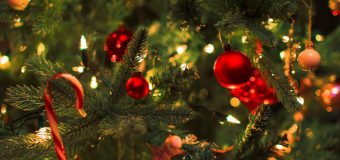 Redacția OFICIAL vă urează Crăciun Fericit!