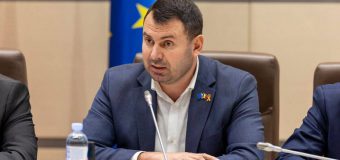 Vasile Costiuc va propune la prima ședință a Parlamentului organizarea unui referendum privind unirea Republicii Moldova cu România