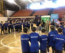 Fotbal în Școli. FMF a oferit echipament sportiv elevilor de la două licee din Chișinău