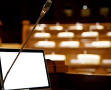 Elveția finanțează modernizarea echipamentelor tehnice necesare pentru transmisiunea în direct a ședințelor publice organizate pe platforma parlamentară