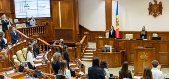Parlamentul invită liceele să participe la jocul educațional „LEGE pentru TINE(ri)”