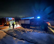 Salavatorii și pompierii au realizat peste 80 misiuni de ajutor pentru cetățeni urmare a ninsorii de ieri