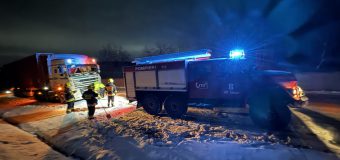 Salavatorii și pompierii au realizat peste 80 misiuni de ajutor pentru cetățeni urmare a ninsorii de ieri