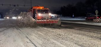 Peste 200 autospeciale și muncitori au fost la datorie în această noapte pe drumurile naționale