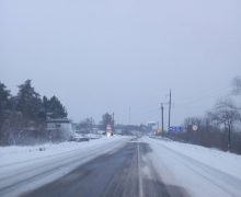 Drumarii au intervenit în partea de nord a țării pentru curățare și răspândirea materialului antiderapant