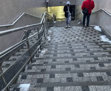 Serviciile speciale ale Primăriei intervin în procesul de deszăpezire a Chișinăului