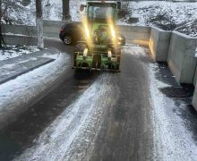 (VIDEO) Serviciile municipale au intervenit pe parcursul nopții la combaterea lunecușului