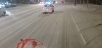 Primăria Chișinău: Toate serviciile municipale și utilajele de deszăpezire sunt mobilizate și active în teren