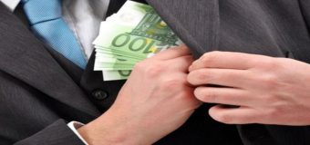 Un avocat a fost condamnat la un an de închisoare pentru trafic de influență