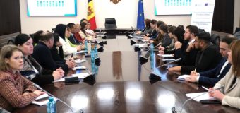 Discuții la MEC despre școlarizarea copiilor de etnie romă