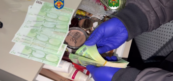 Pretins coreograf și conducător artistic din Comrat – reținuți, după angajarea șoferilor pentru transportarea ilegală a migranților din Asia și Africa în Uniunea Europeană