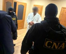 Un bărbat din capitală a fost reținut de CNA într-un nou episod al anchetei privind finanțarea ilicită a partidelor politice