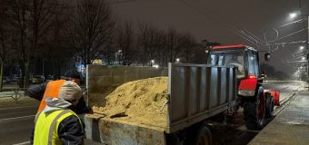 Echipele serviciilor municipale au lucrat pe parcursul nopții pentru a asigura circulația