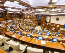 Parlamentul se întrunește astăzi în ședință