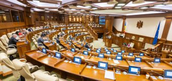 Parlamentul se întrunește astăzi în ședință