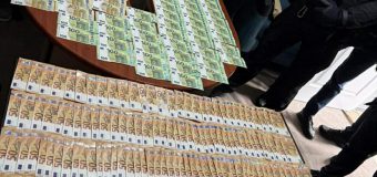 Patru persoane -reținute în flagrant pentru trafic de influență, după primirea unei mite de 40 mii euro