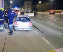 Un bărbat s-a încuiat cu un minor în mașină și amenința polițiștii că își va provoca leziuni
