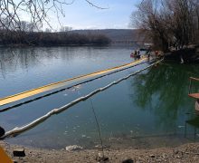 Apă-Canal Chișinău a instalat un nou baraj în aval de stația plutitoare a Stației de Captare