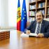 Nicolae Botgros a lăsat colegilor din Parlament volumul „Sufletul viorii”, cu un autograf
