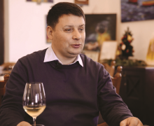 (INTERVIU) Arcadie Foșnea – „Crama Mircești”: Îi aşteptăm cu drag pe toți acei care vor să fie parte din povestea noastră, să ciocnim împreună şi să celebrăm rodul muncii şi al pasiunii