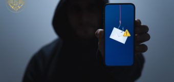 S-au dat drept polițiști, solicitând transferul mijloacelor bănești persoanelor „de încredere”. Doi bărbați, condamnați pentru escrocherie de peste 1 milion de lei
