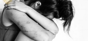 Condamnare la 7 ani de închisoare pentru bărbatul care și-a abuzat sexual fiica vitregă