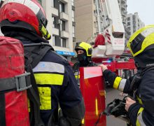 Salvatorii și pompierii IGSU au salvat o femeie dintr-un incenidu din capitală
