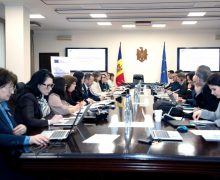 Propuneri pentru eficientizarea activității ministerelor, discutate în cadrul unei mese rotunde