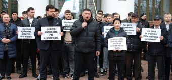 MAN a organizat la Parlament „Coridorul rușinii”